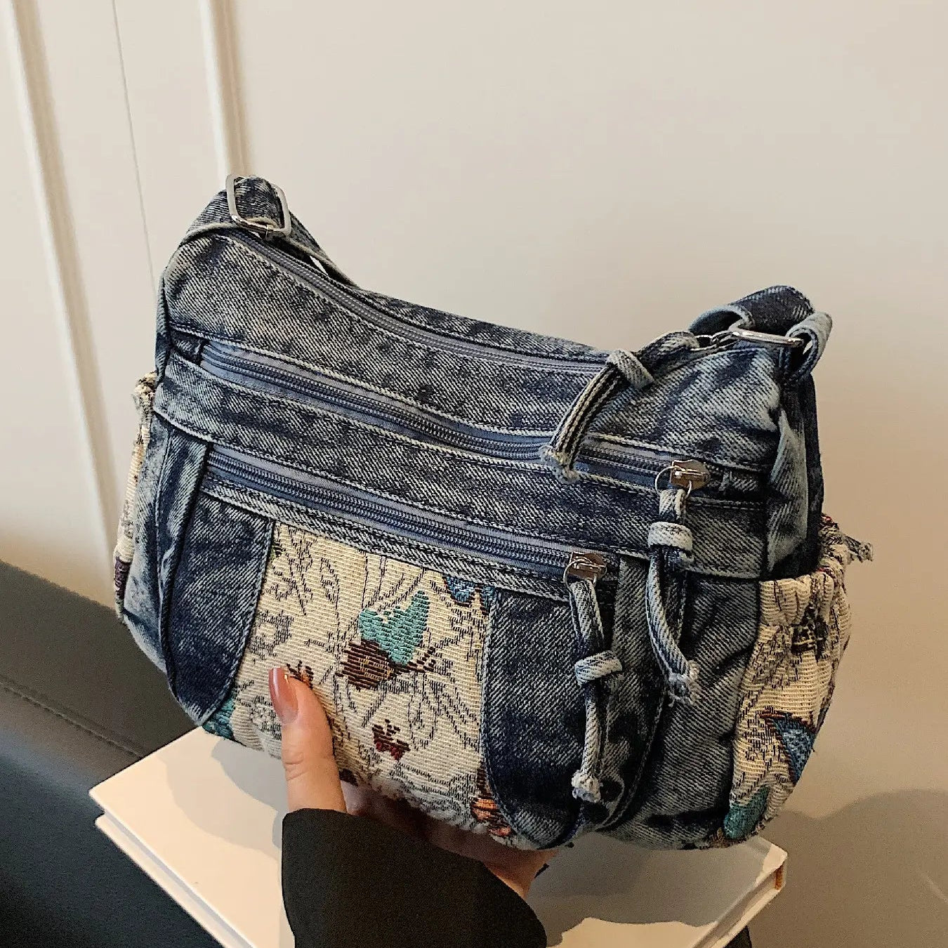Casual Fashion Multi-Pocket Butterfly Design Bag