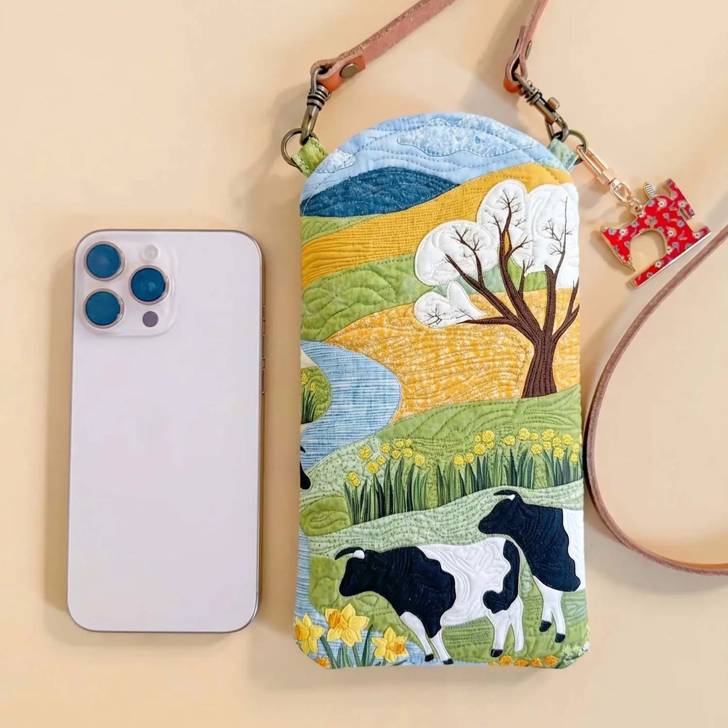 Cattle On The Grassland Quilted Slim Phone Crossbody Bag